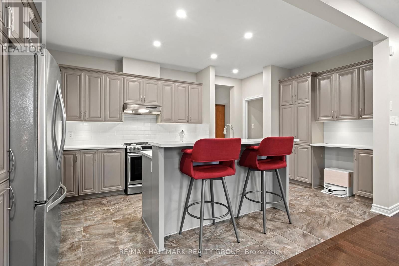 321 HEPATICA WAY Image 12