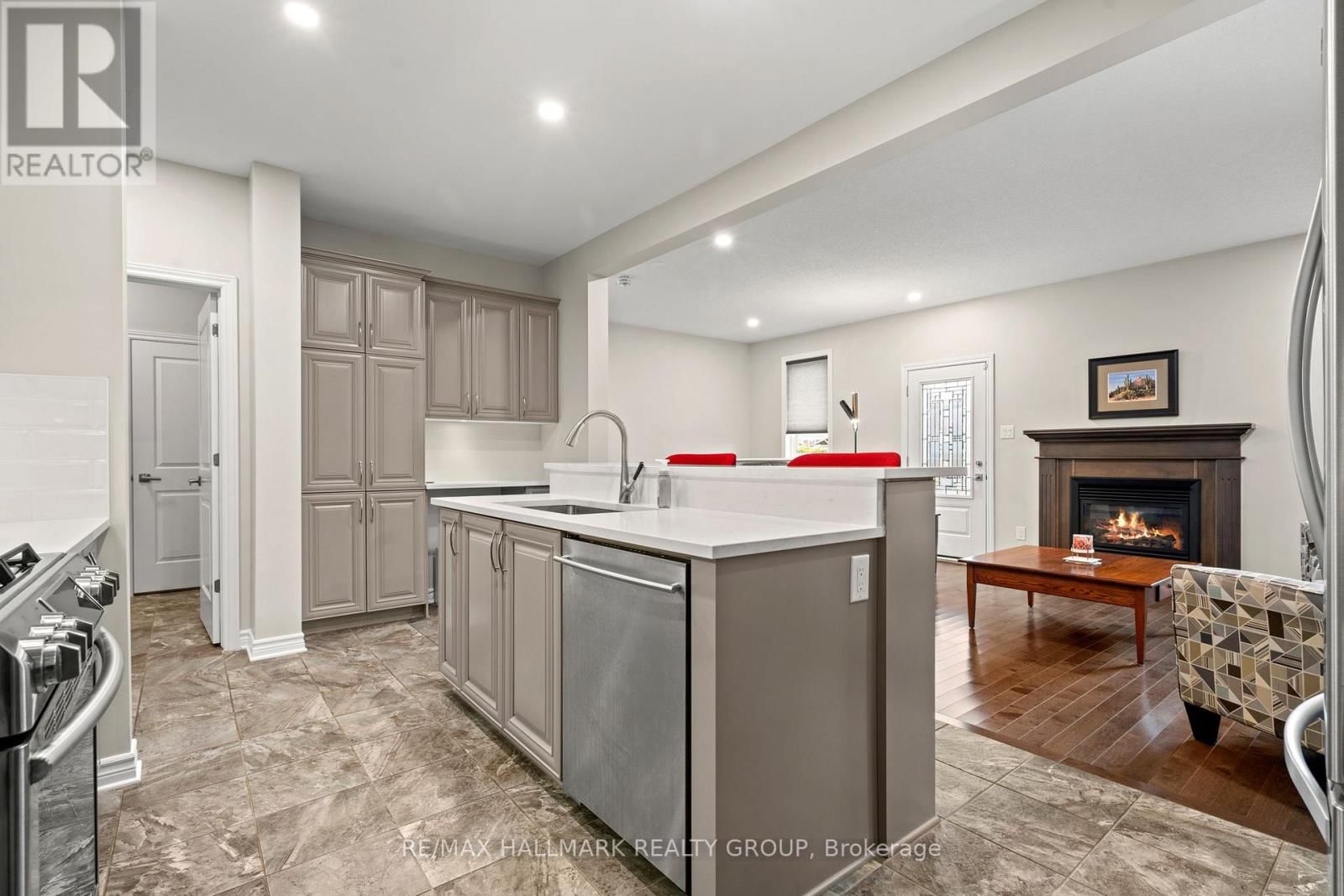 321 HEPATICA WAY Image 14