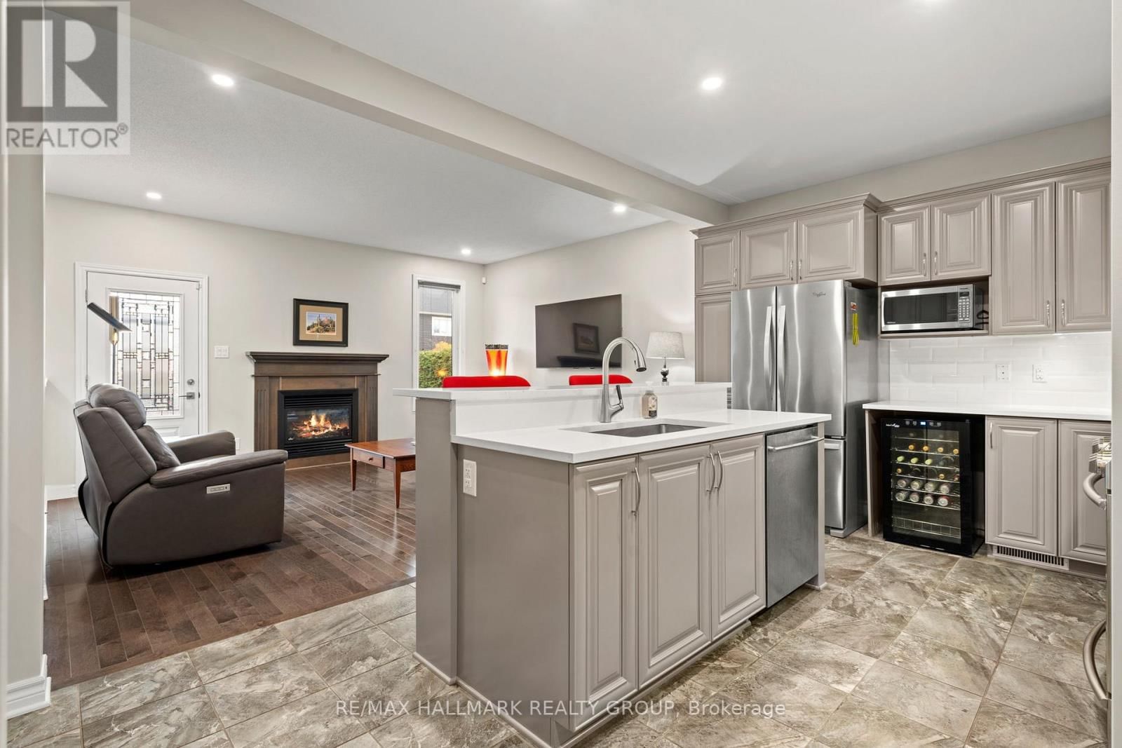 321 HEPATICA WAY Image 15