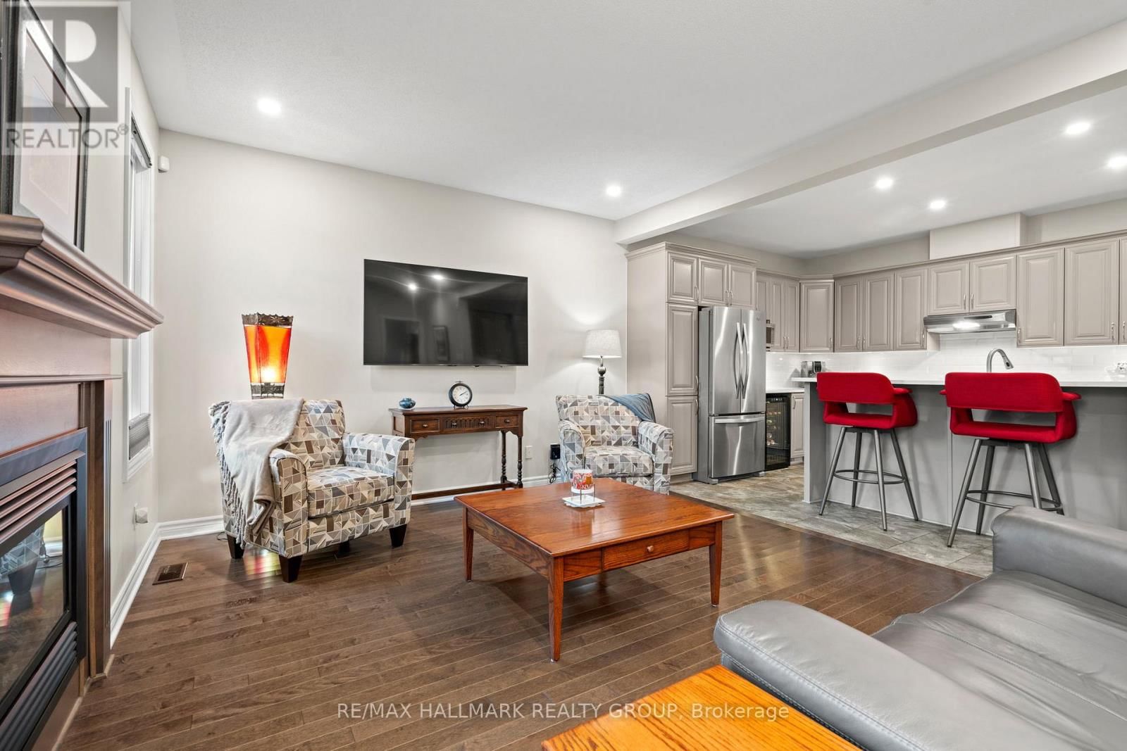 321 HEPATICA WAY Image 18