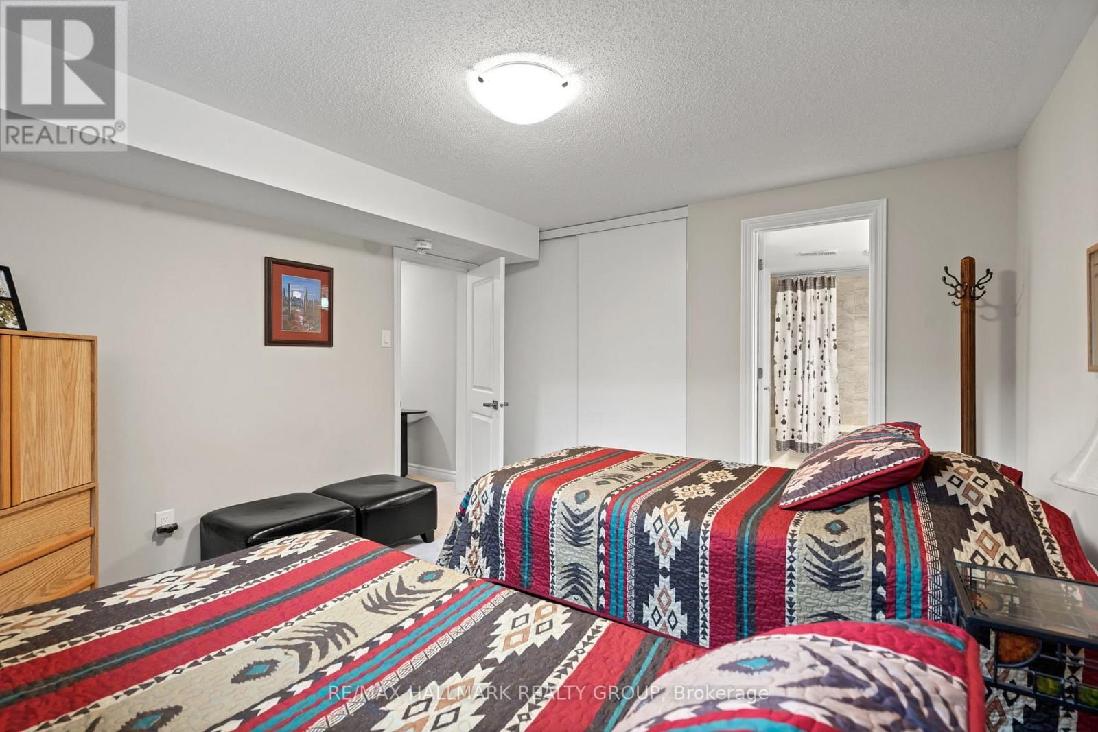 321 HEPATICA WAY Image 30