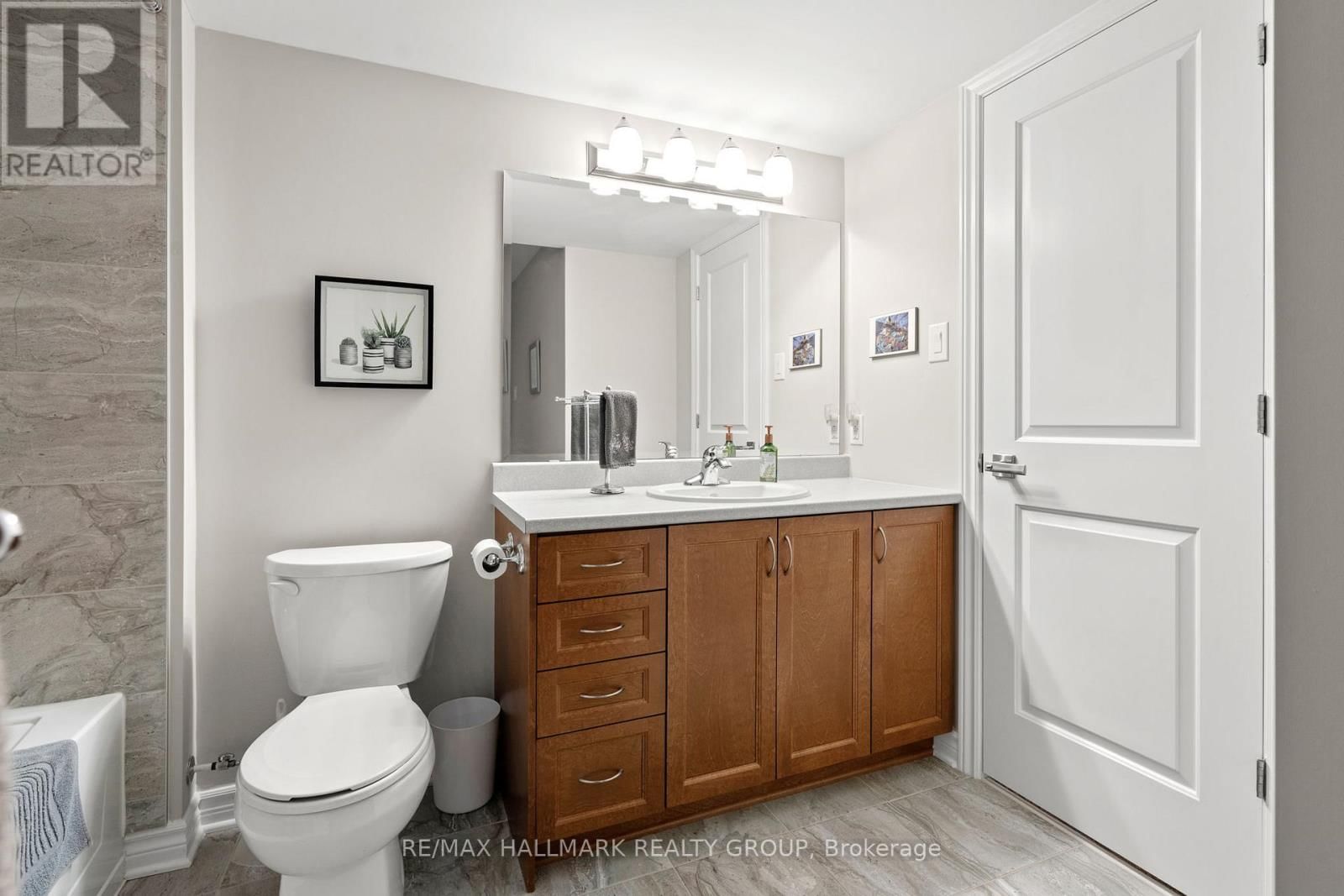 321 HEPATICA WAY Image 32