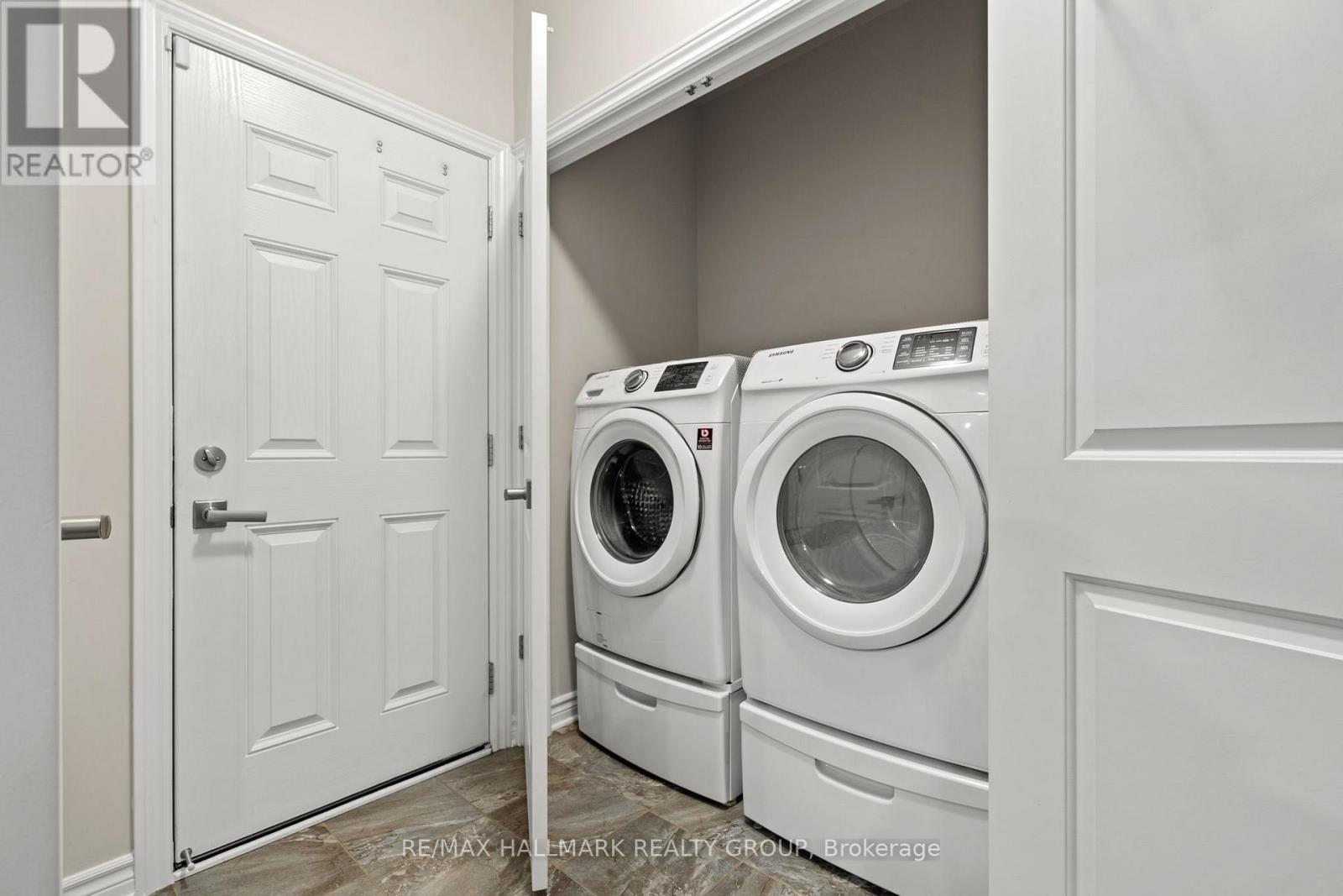 321 HEPATICA WAY Image 7