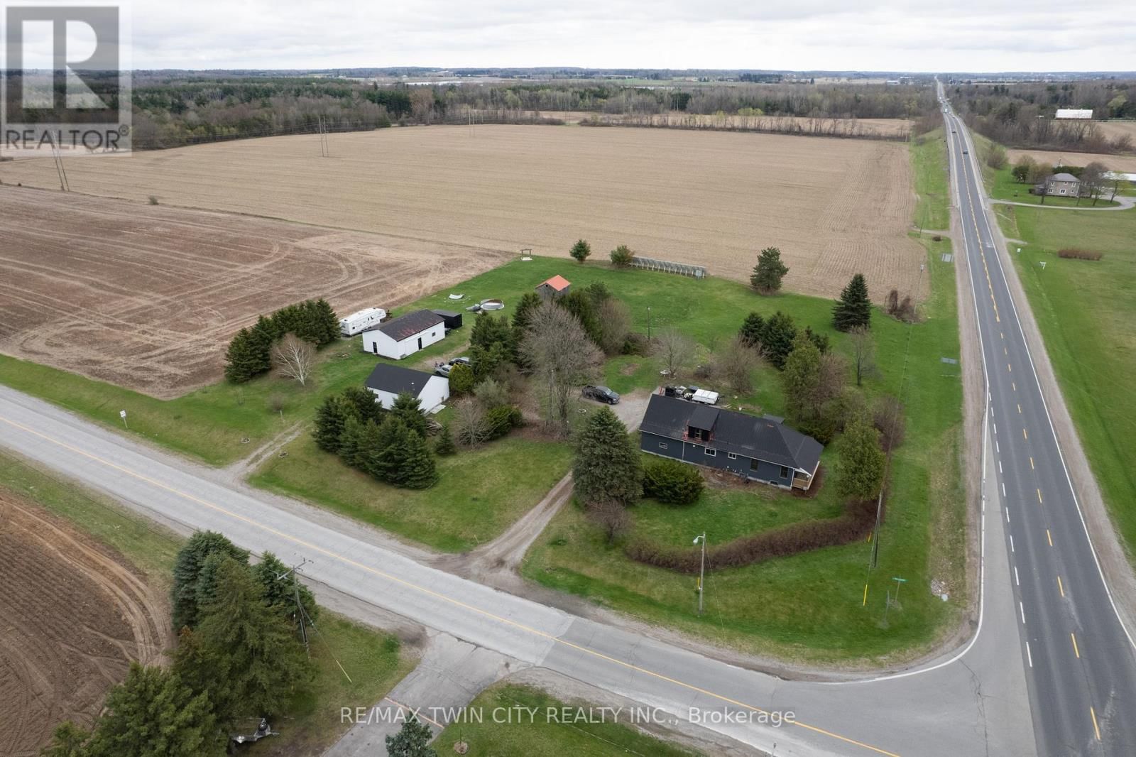 8 CONC. 8 TOWNSEND Image 4