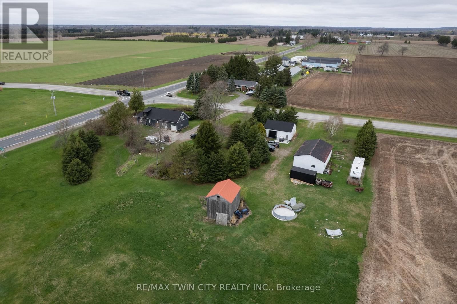 8 CONC. 8 TOWNSEND Image 9