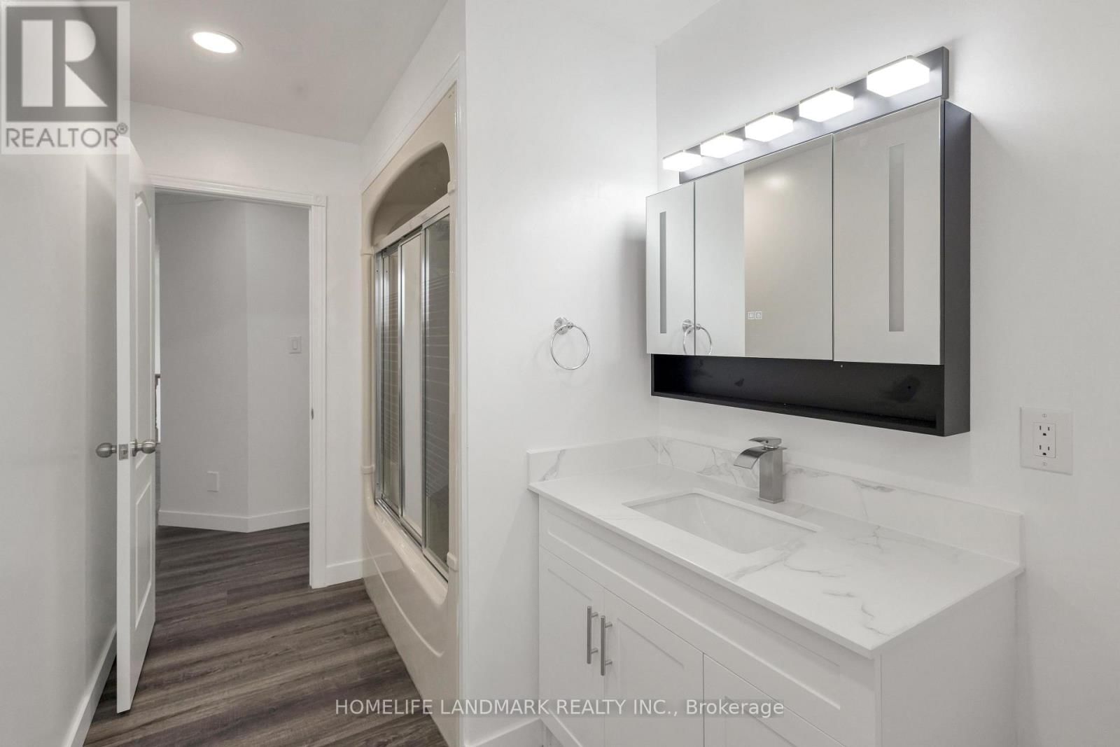 579 PARADISE CRESCENT Image 32