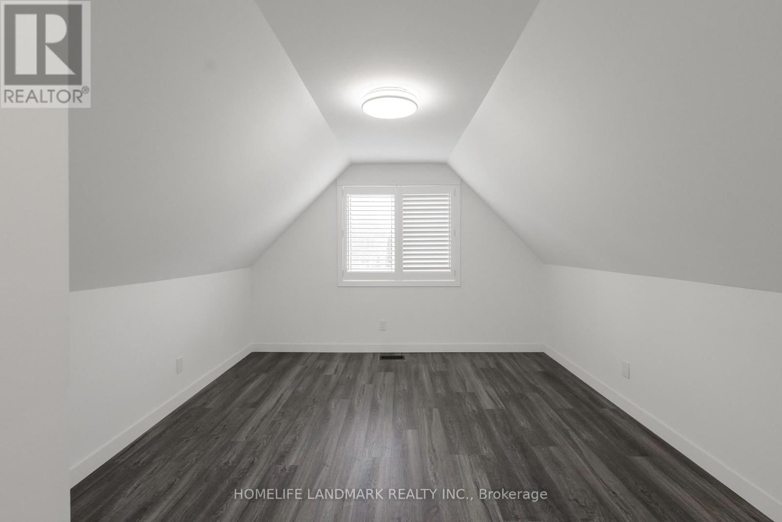 579 PARADISE CRESCENT Image 35