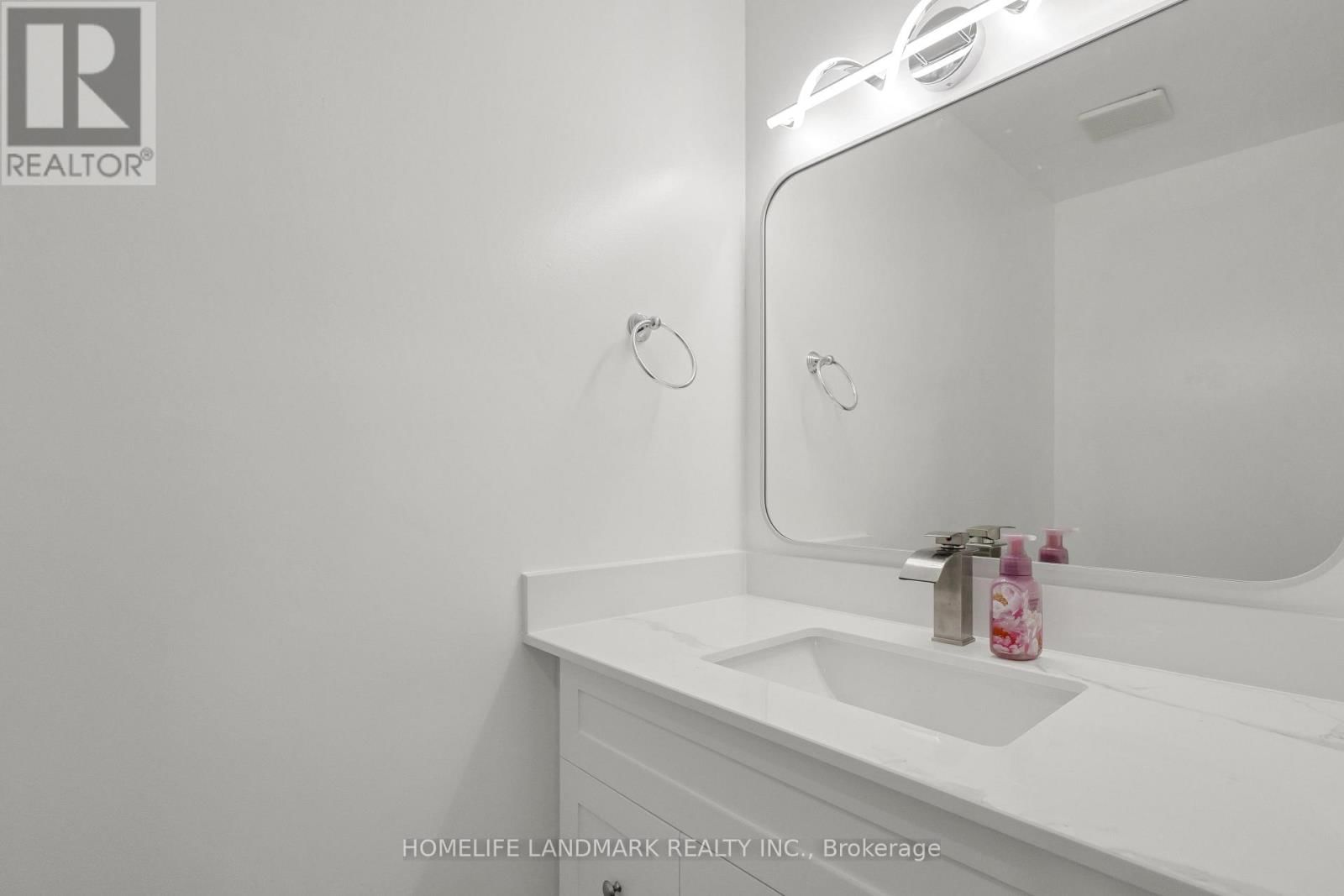 579 PARADISE CRESCENT Image 42