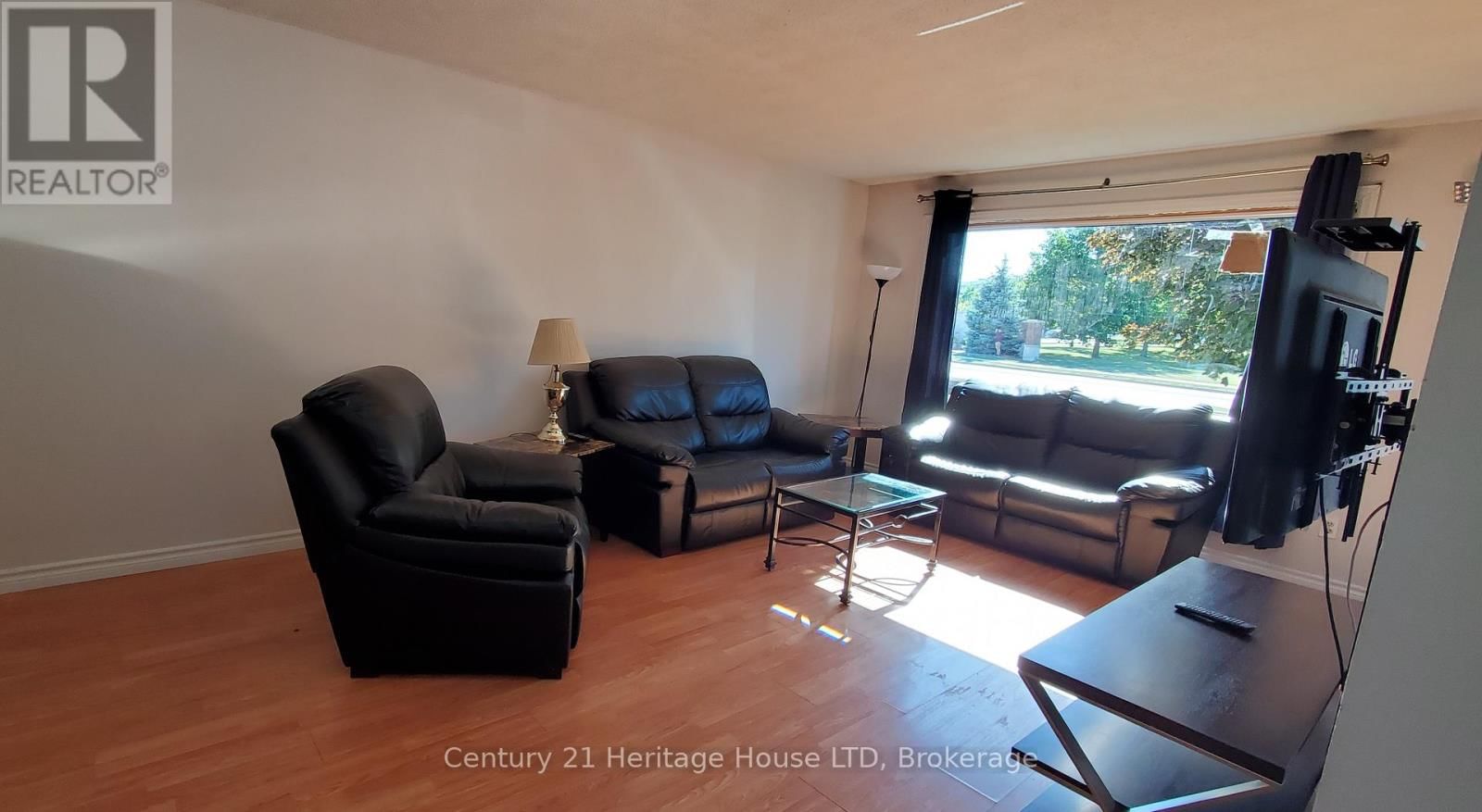 542 FIRST AVENUE NORTH Image 2