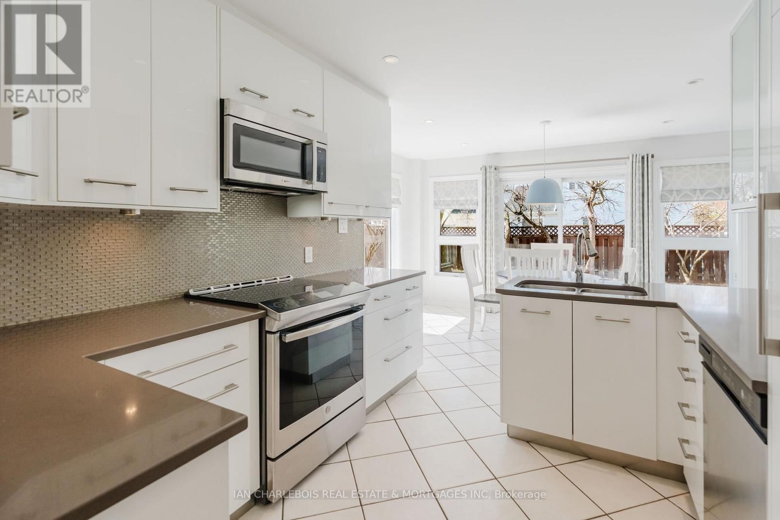 583 APOLLO WAY Image 20