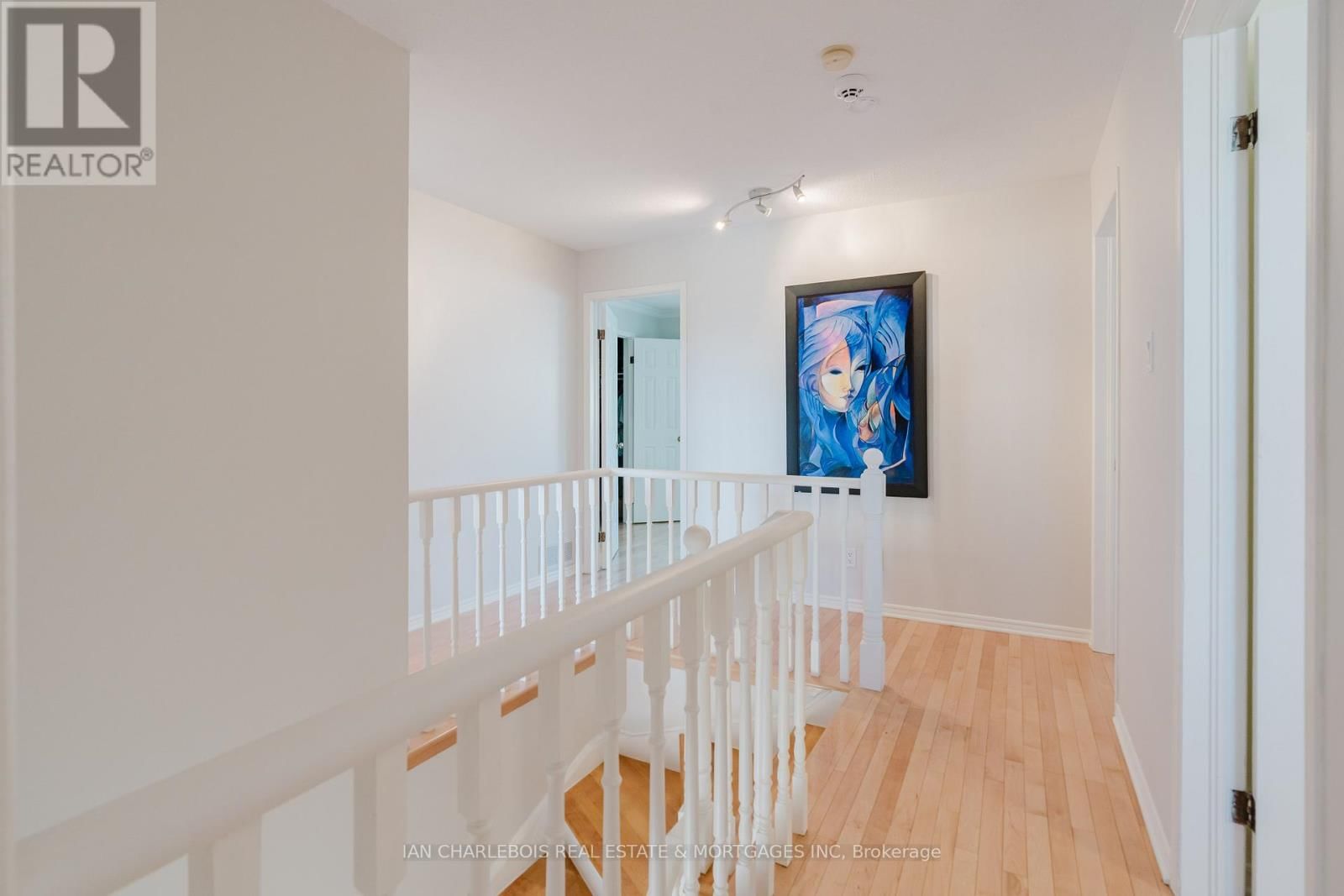 583 APOLLO WAY Image 24