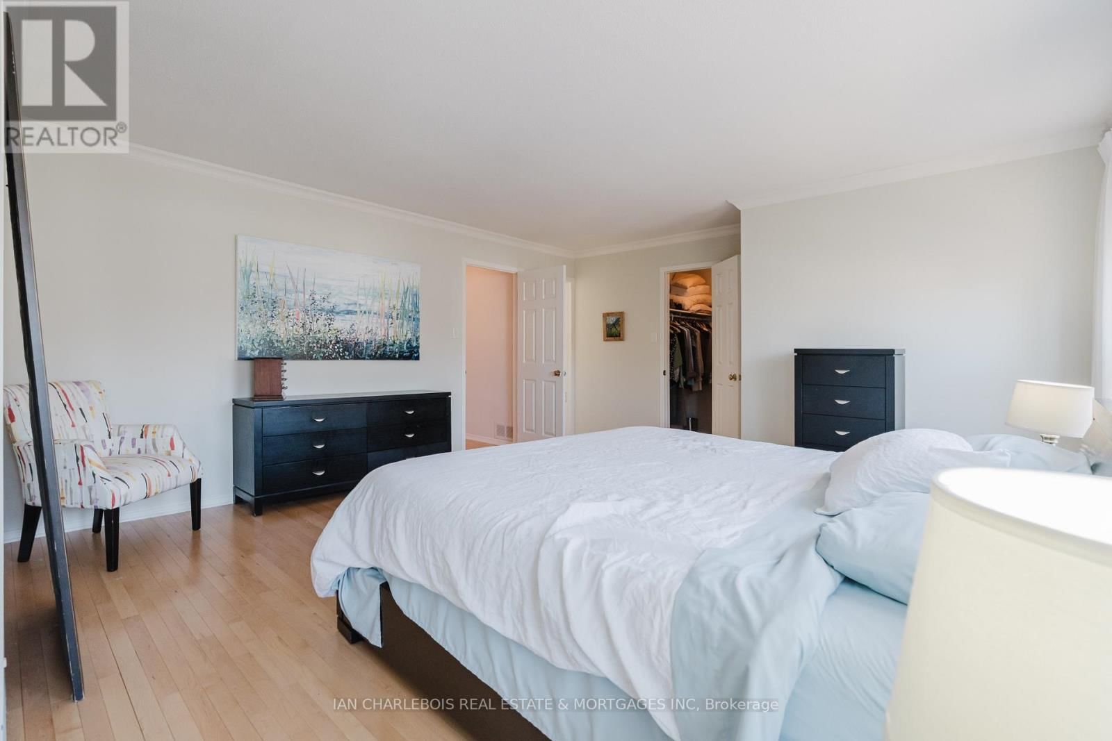 583 APOLLO WAY Image 27