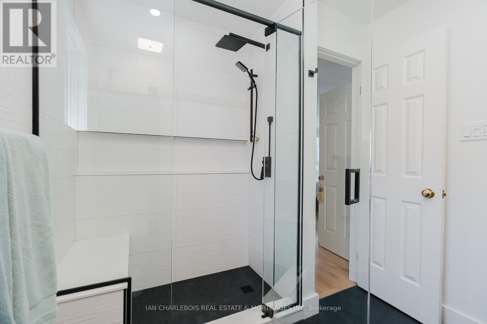 583 APOLLO WAY Image 29