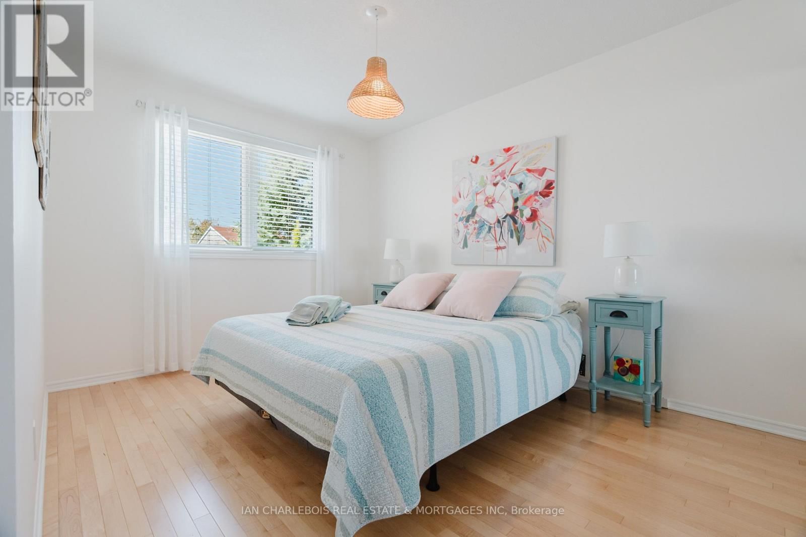 583 APOLLO WAY Image 32