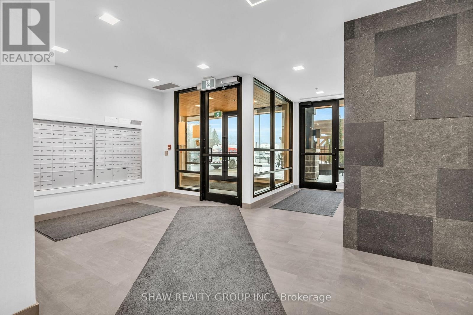 601 - 247 NORTHFIELD DRIVE Image 12