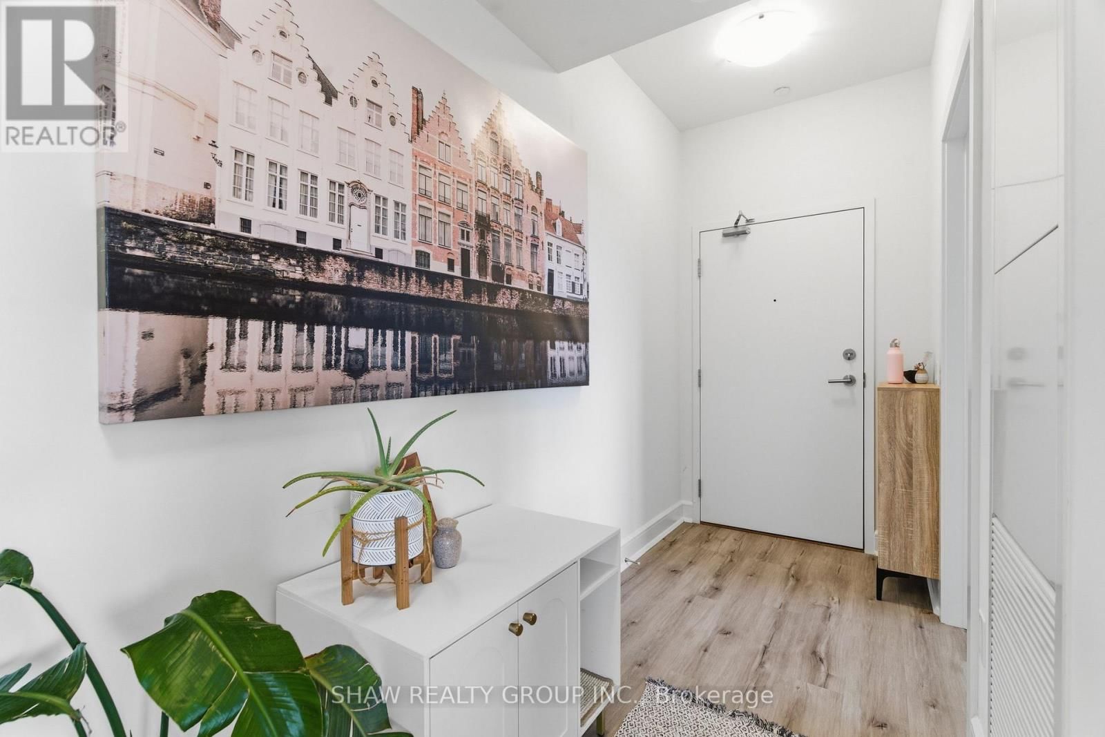 601 - 247 NORTHFIELD DRIVE Image 16