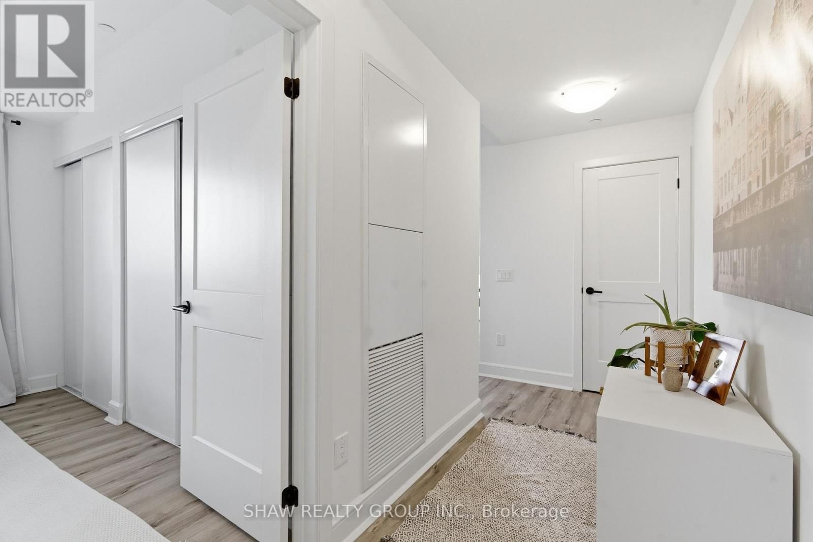 601 - 247 NORTHFIELD DRIVE Image 18