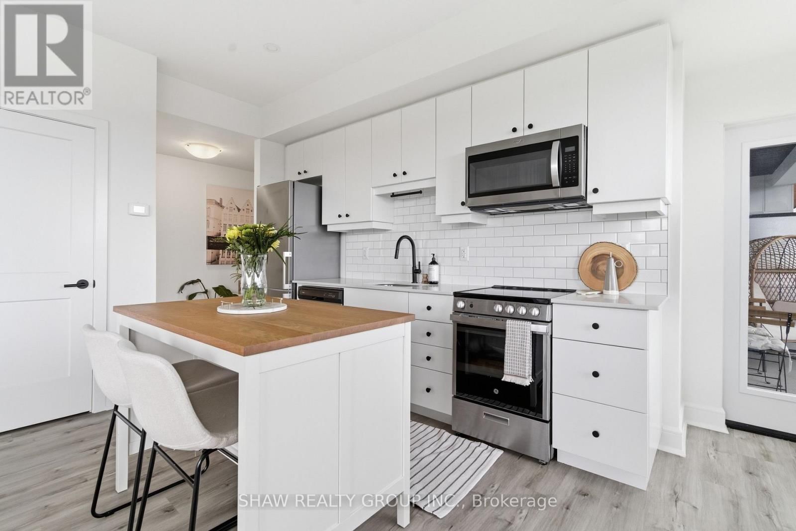 601 - 247 NORTHFIELD DRIVE Image 23