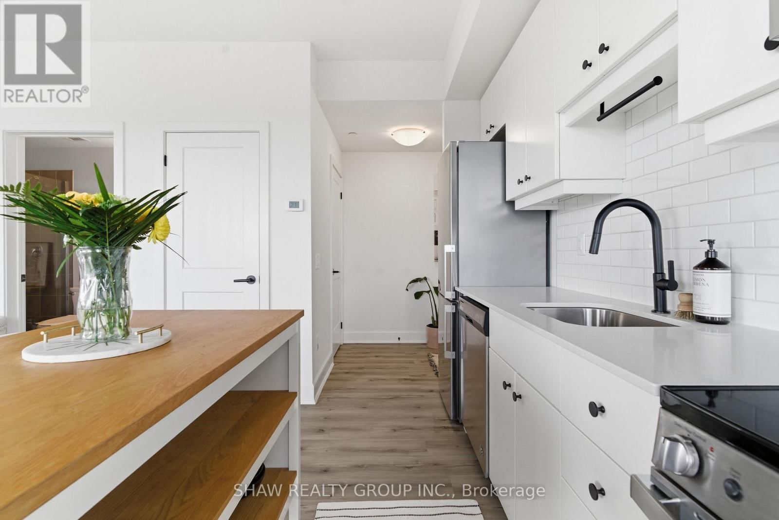 601 - 247 NORTHFIELD DRIVE Image 24