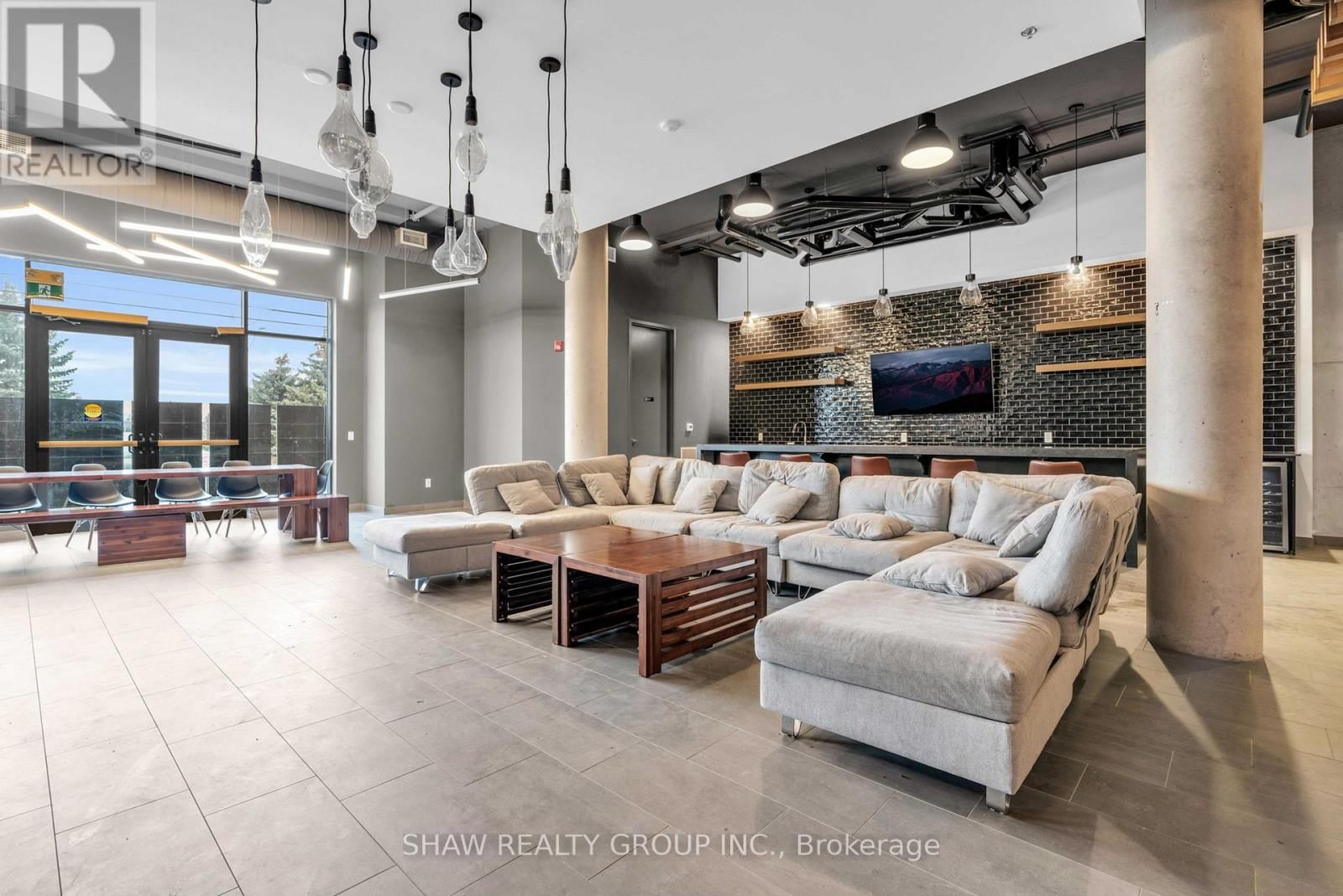 601 - 247 NORTHFIELD DRIVE Image 36