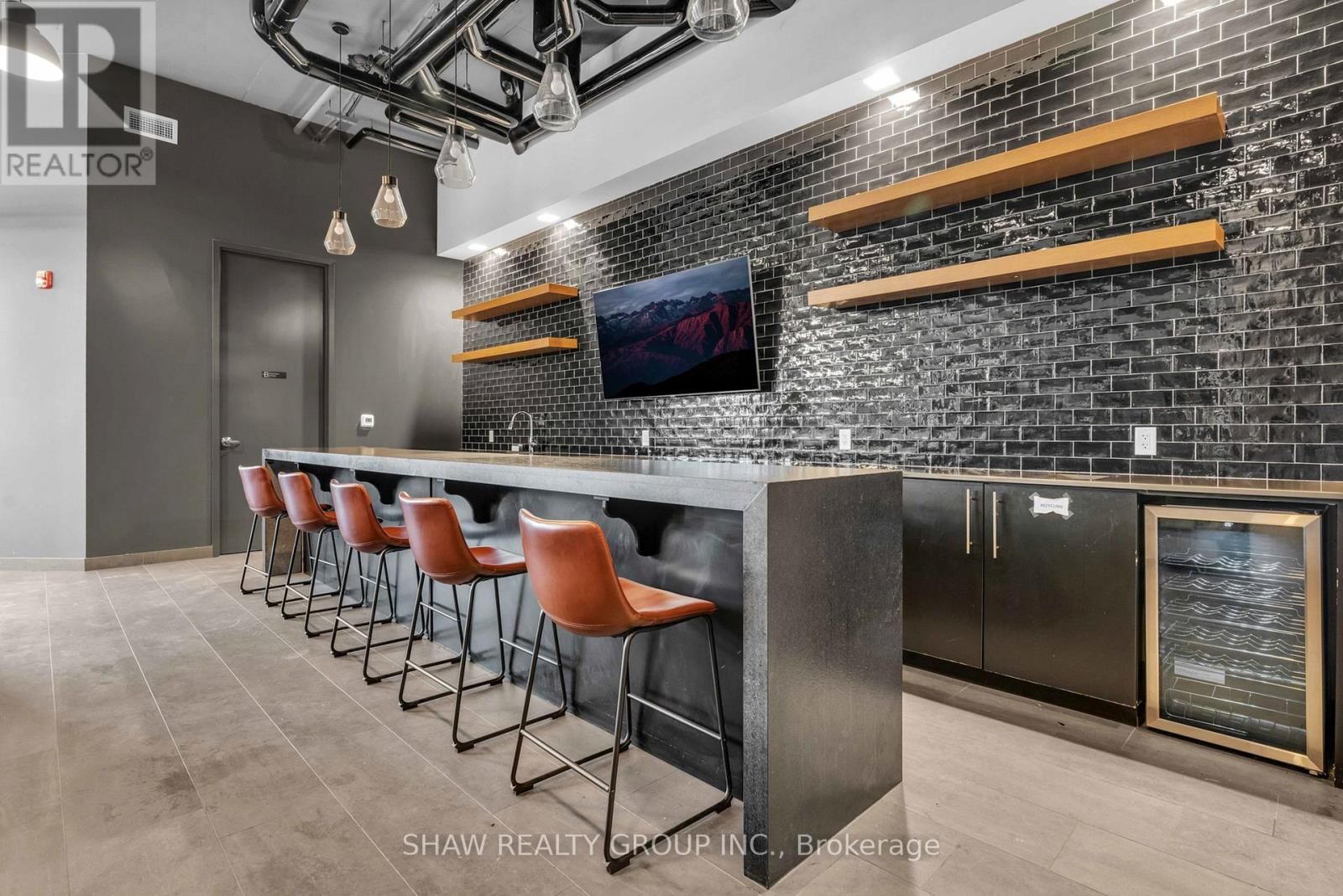 601 - 247 NORTHFIELD DRIVE Image 37