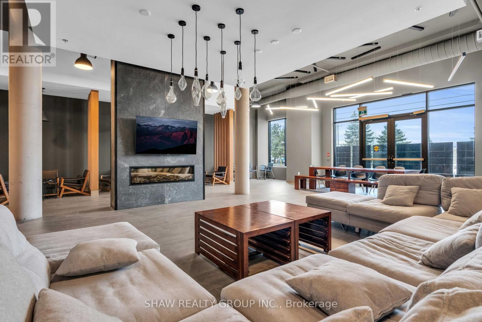 601 - 247 NORTHFIELD DRIVE Image 38