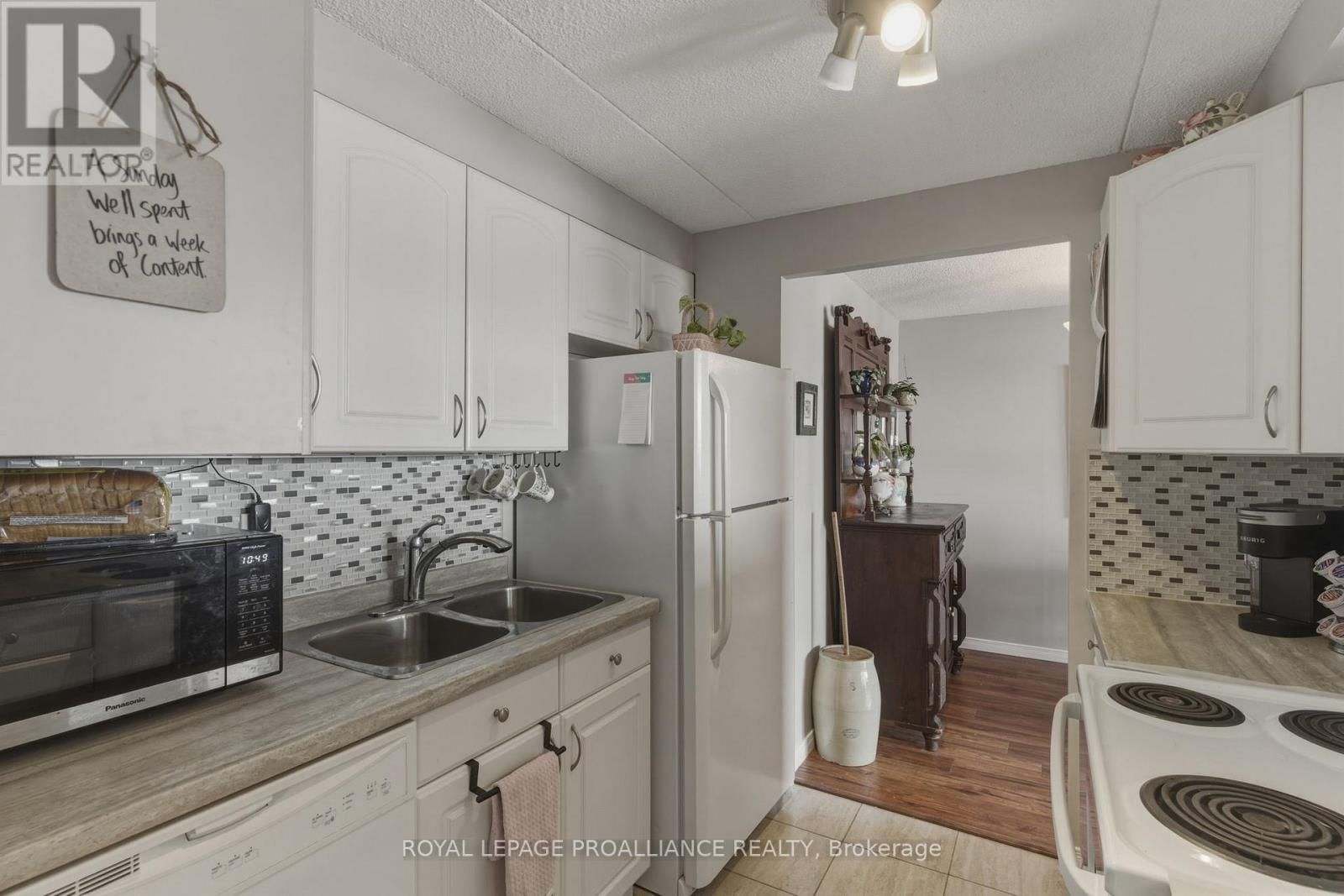 410 - 3 APPLE STREET Image 15