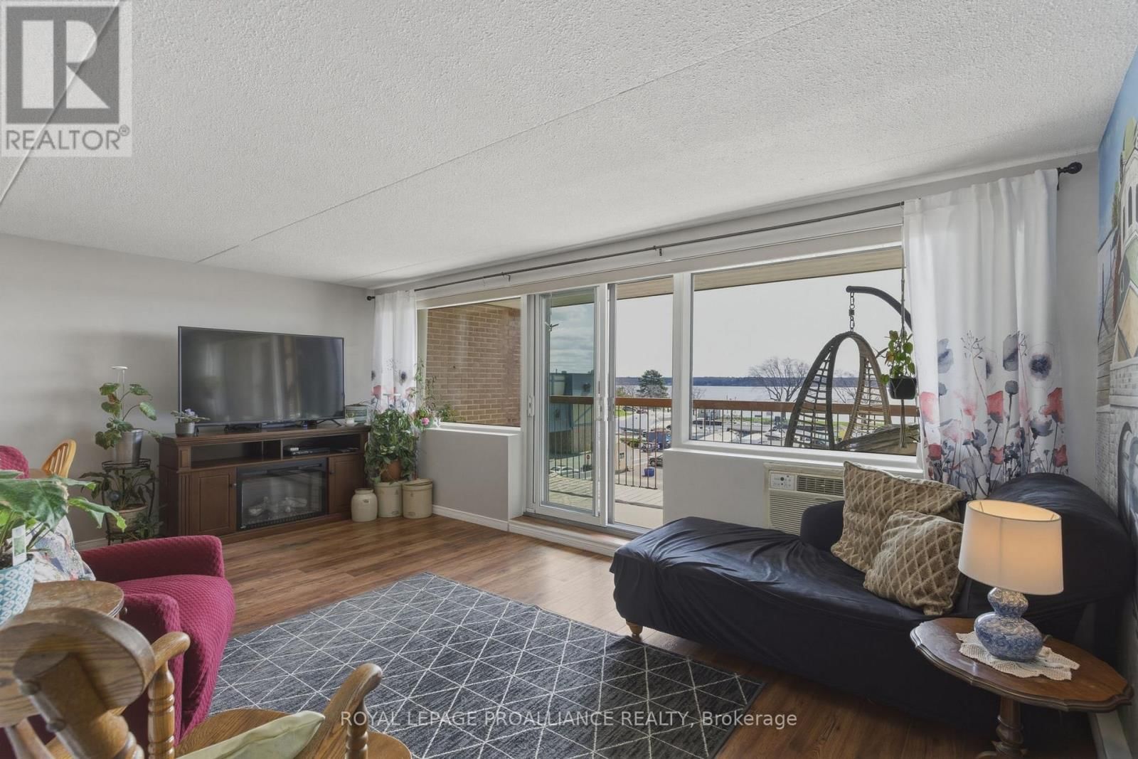 410 - 3 APPLE STREET Image 24