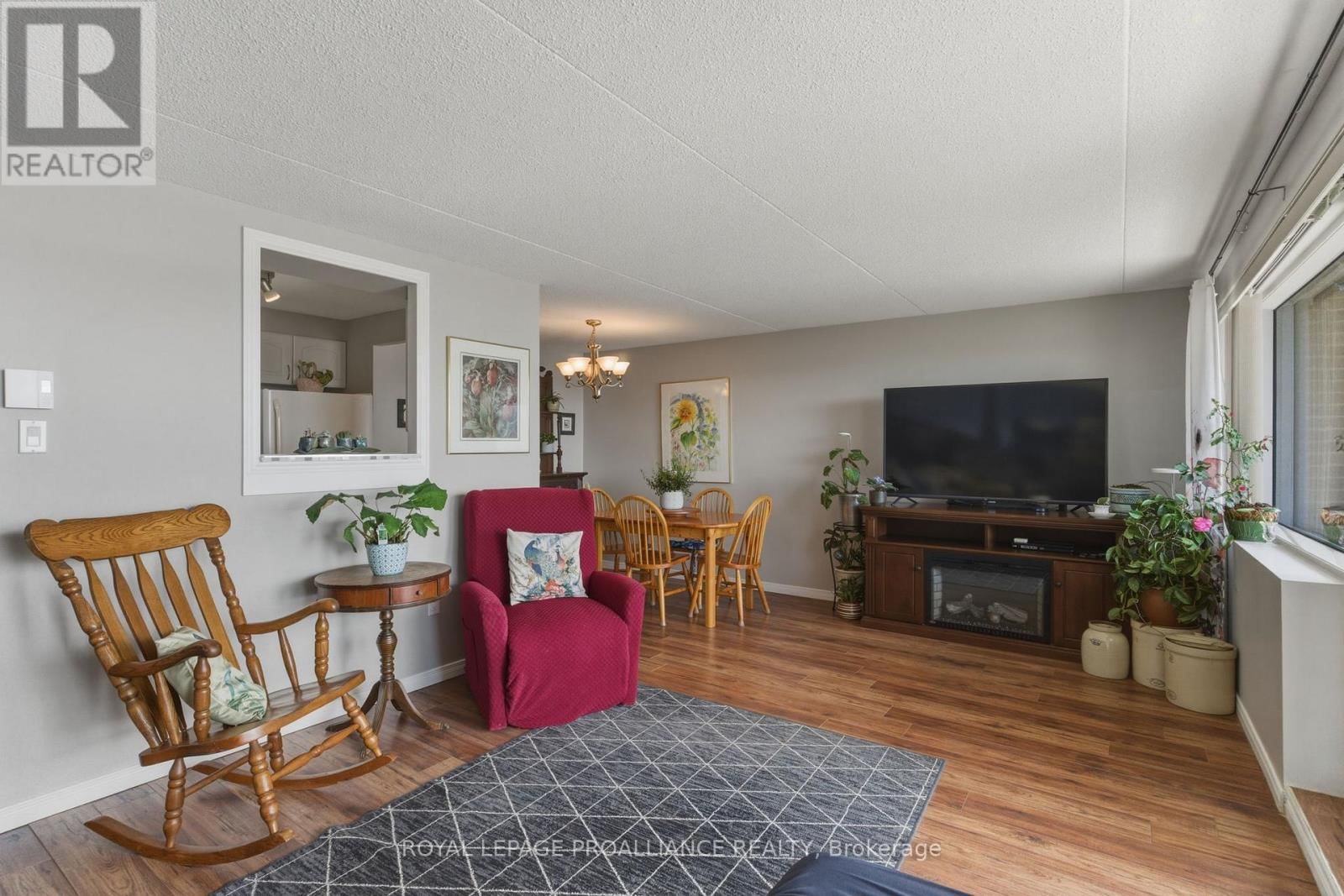 410 - 3 APPLE STREET Image 27