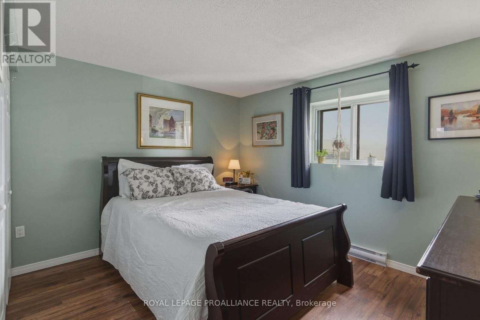 410 - 3 APPLE STREET Image 28