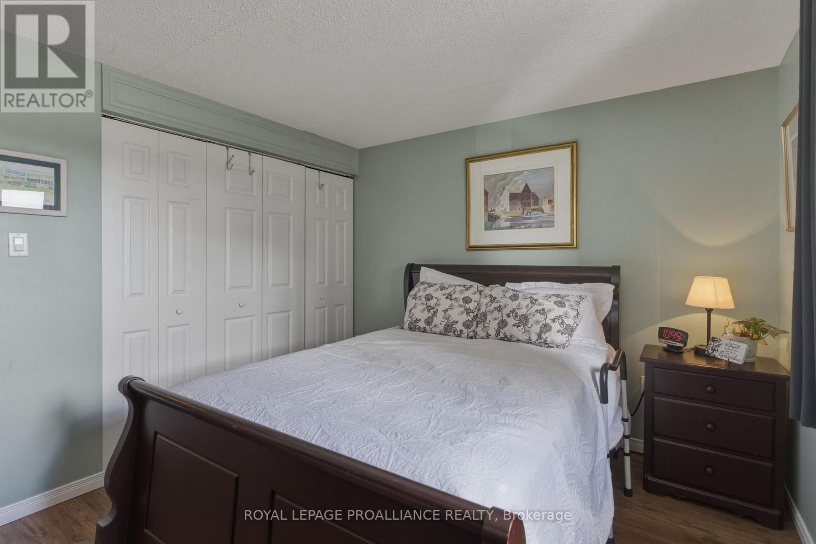 410 - 3 APPLE STREET Image 29