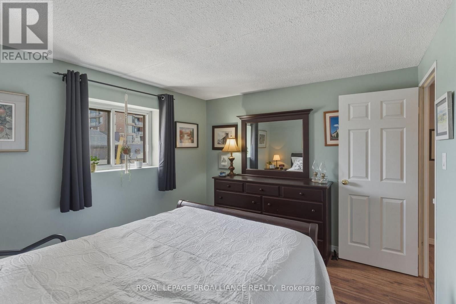 410 - 3 APPLE STREET Image 30