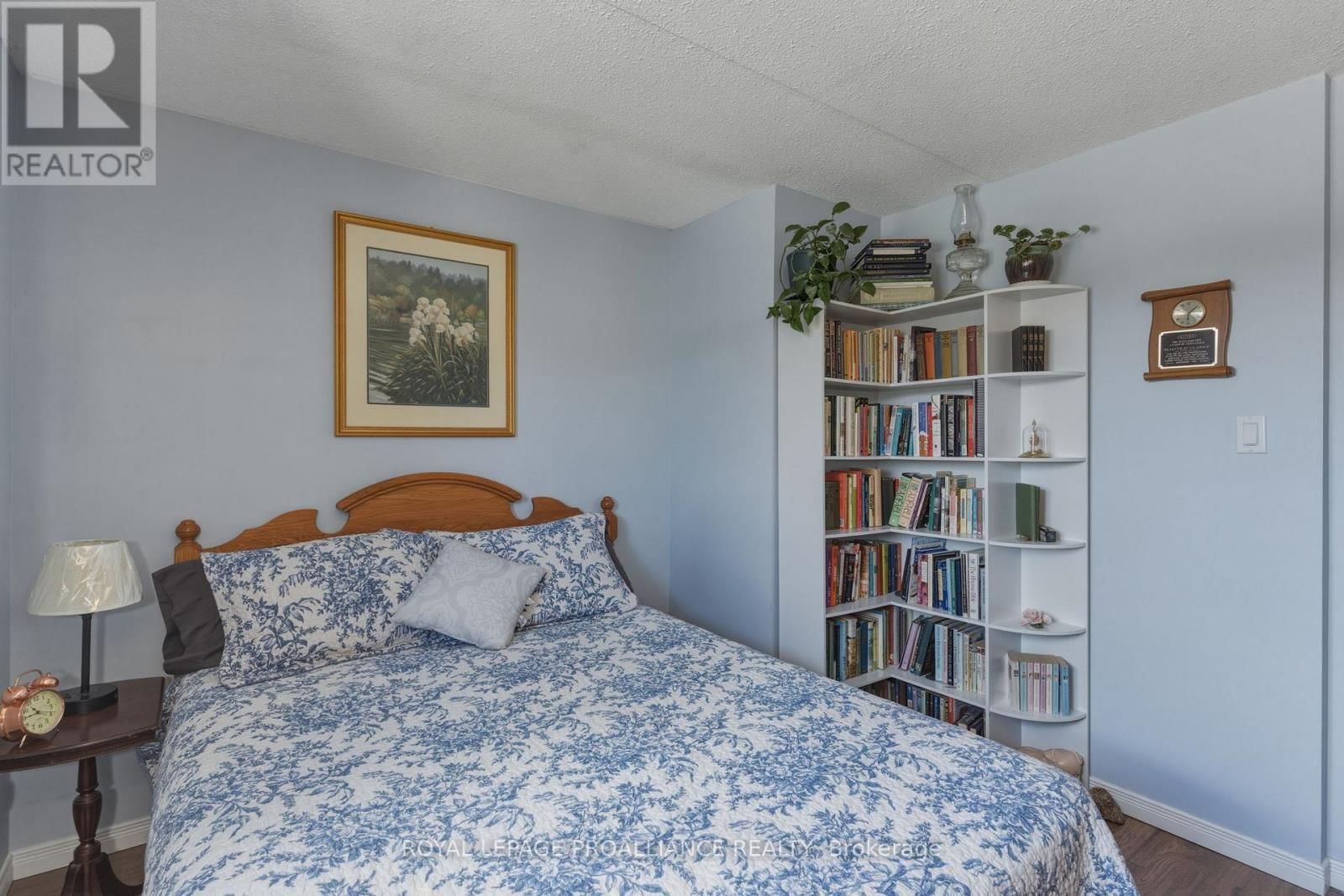 410 - 3 APPLE STREET Image 32