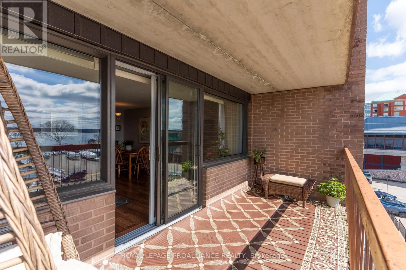 410 - 3 APPLE STREET Image 34