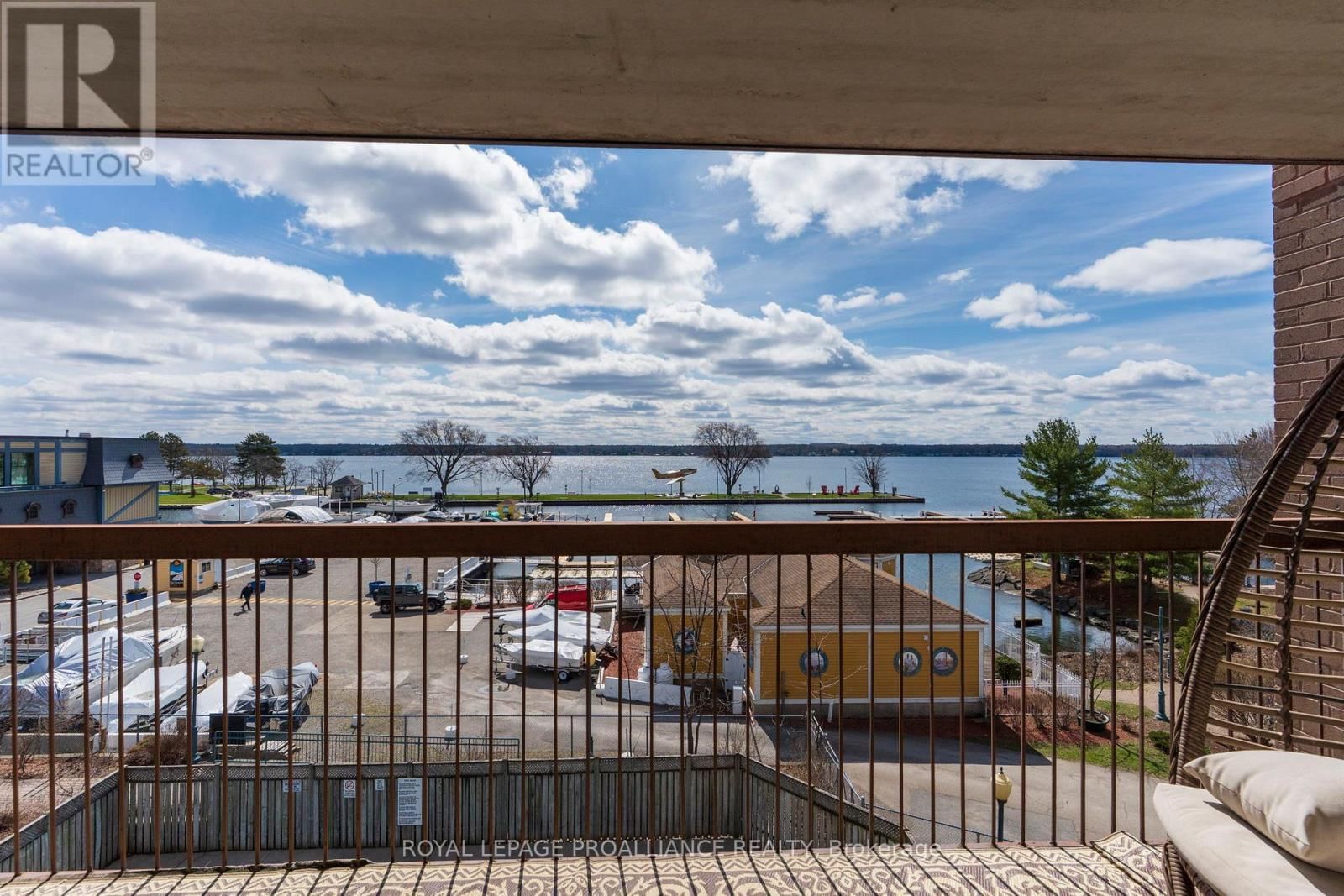 410 - 3 APPLE STREET Image 36