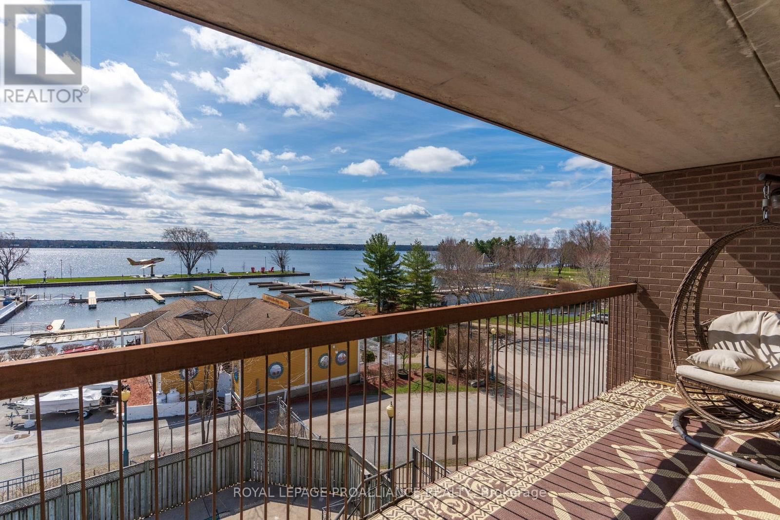 410 - 3 APPLE STREET Image 37