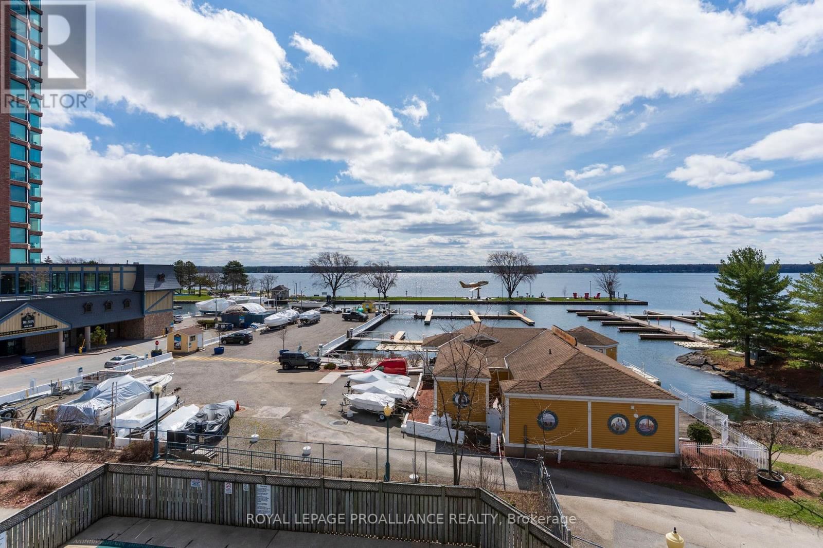 410 - 3 APPLE STREET Image 38