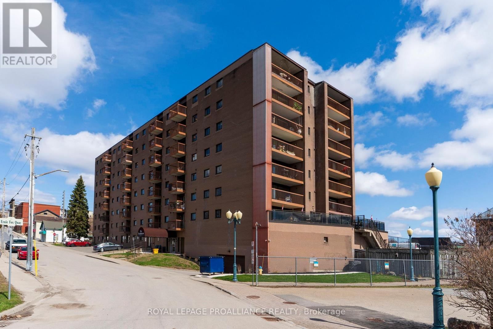 410 - 3 APPLE STREET Image 6