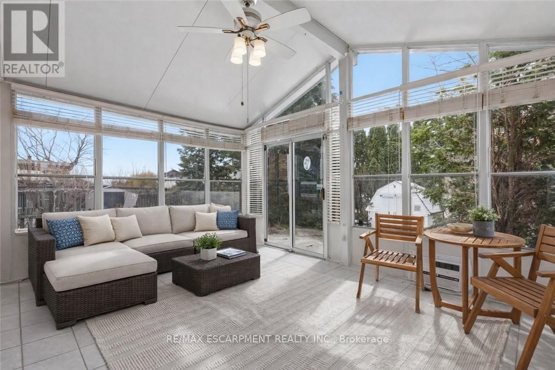 12 SUMNER CRESCENT Image 20