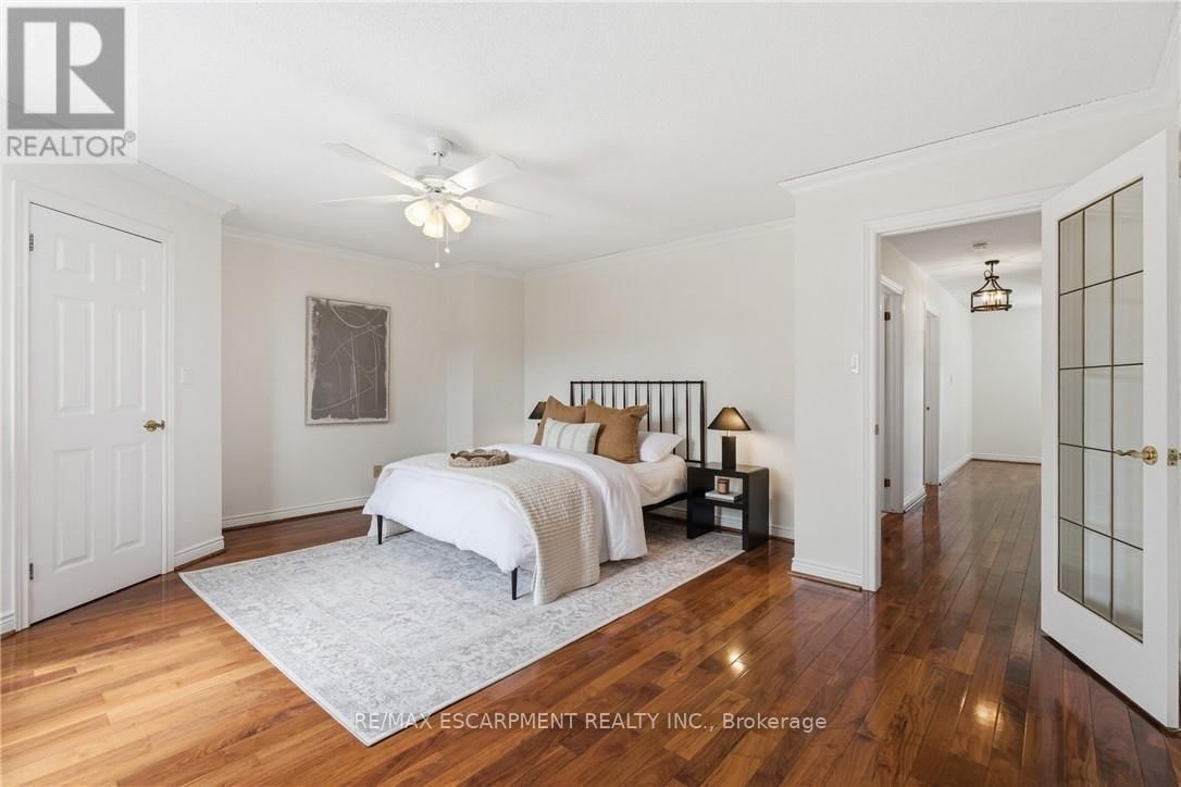 12 SUMNER CRESCENT Image 26