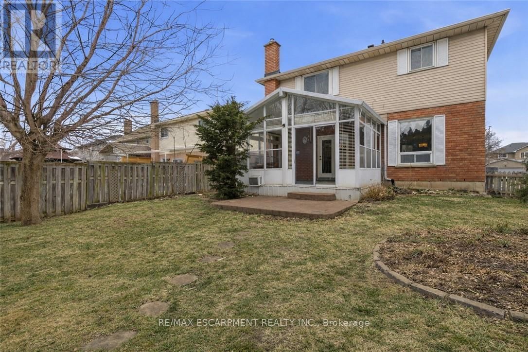 12 SUMNER CRESCENT Image 45