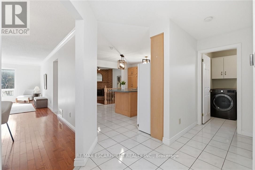 12 SUMNER CRESCENT Image 6