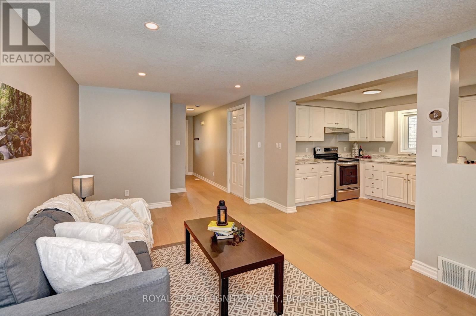 30 BRIDLEWREATH STREET Image 14