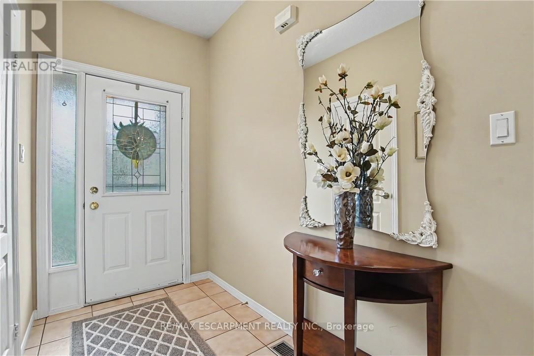 44 - 81 VALRIDGE DRIVE Image 4