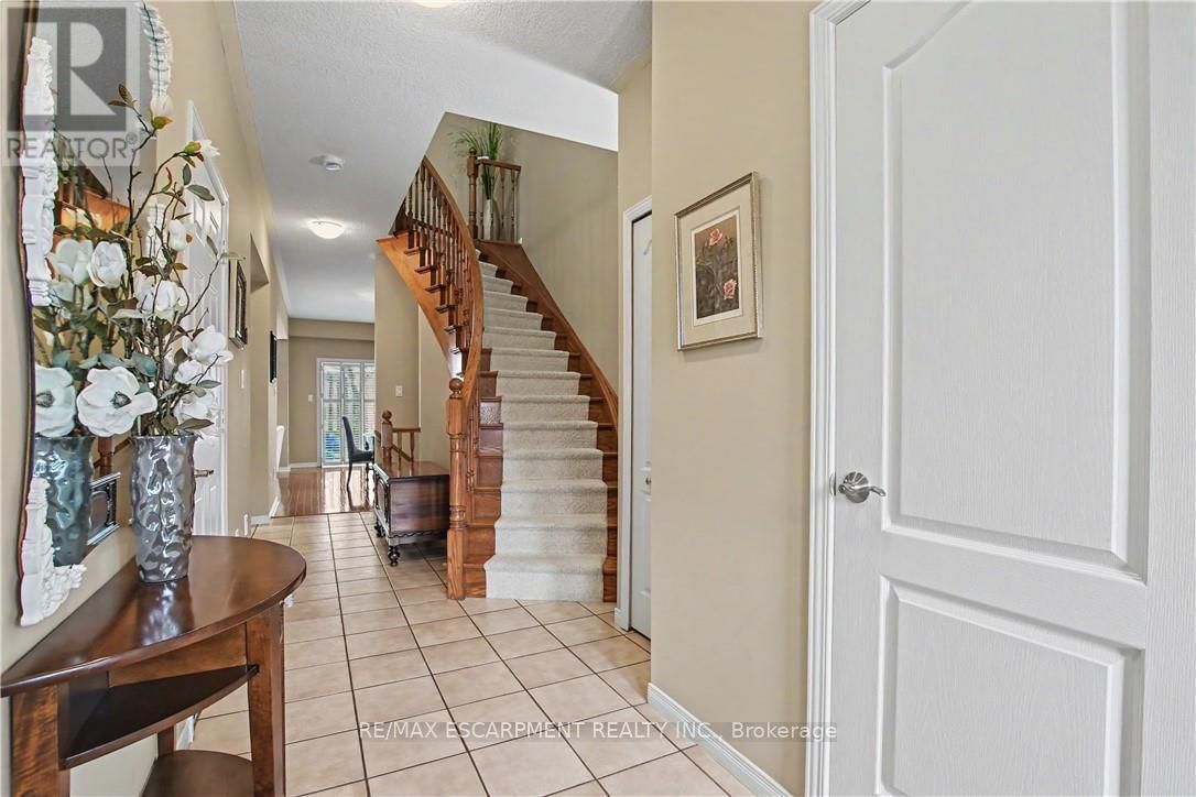 44 - 81 VALRIDGE DRIVE Image 5