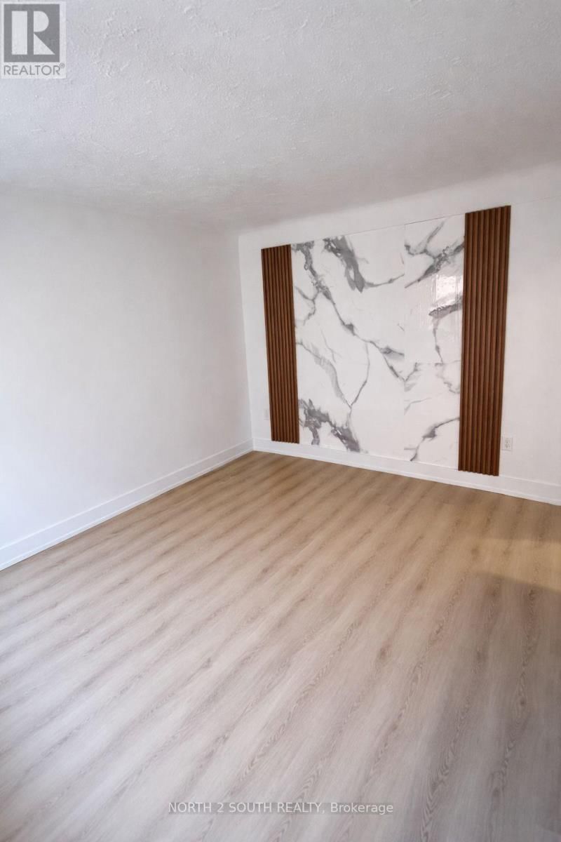 9 - 1024 KING STREET EAST Image 12