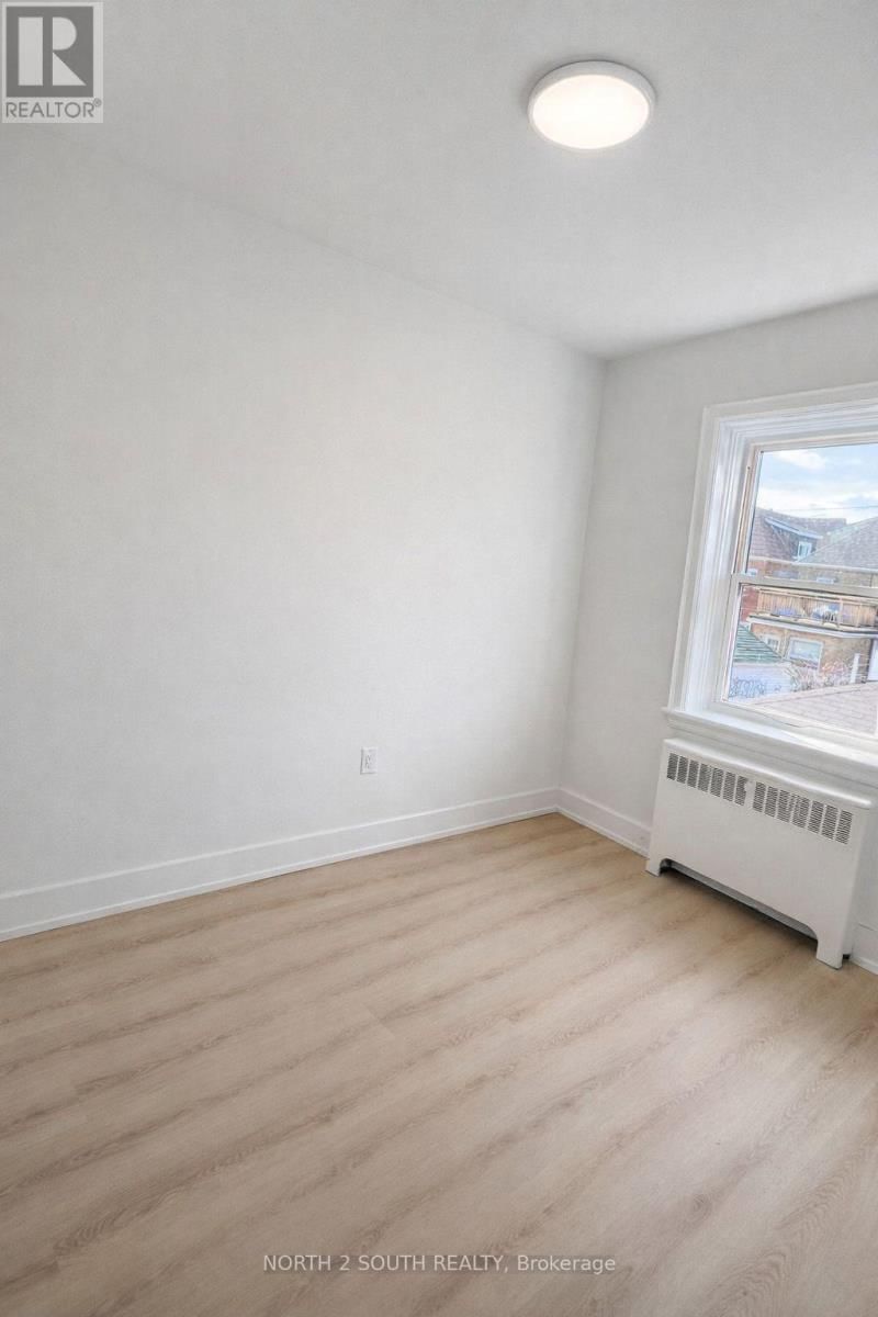 9 - 1024 KING STREET EAST Image 14