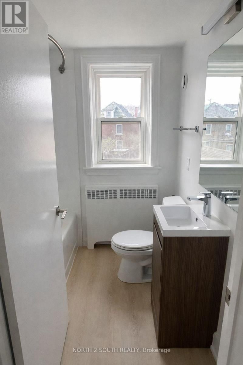 9 - 1024 KING STREET EAST Image 4