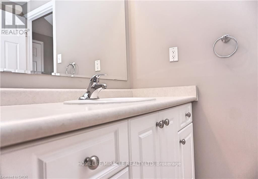 40 MADELEINE STREET Image 11