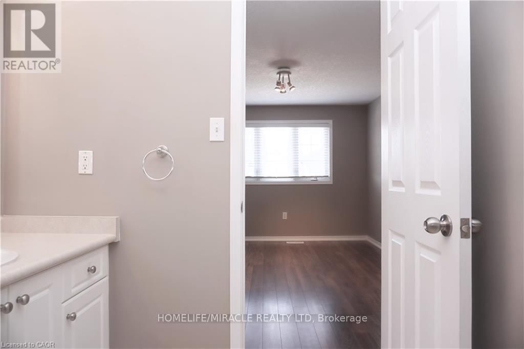 40 MADELEINE STREET Image 15